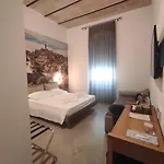 בית הארחה La Lupa 4*